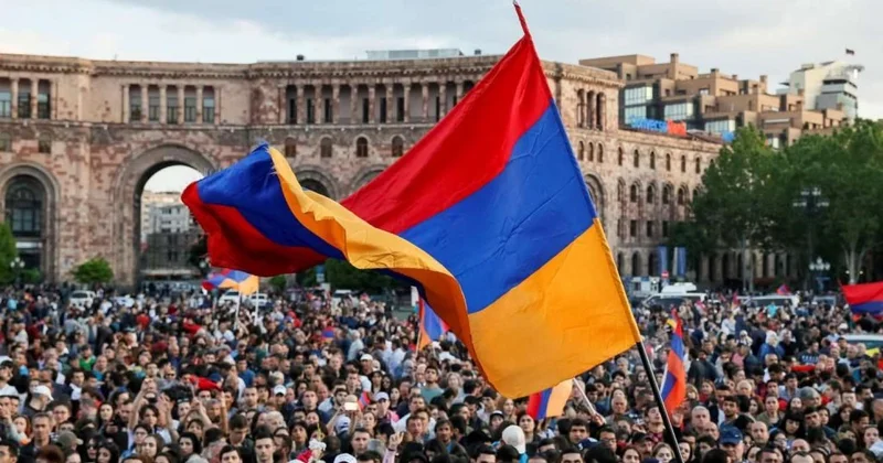 Karapetyana dəstək aksiyası başladı