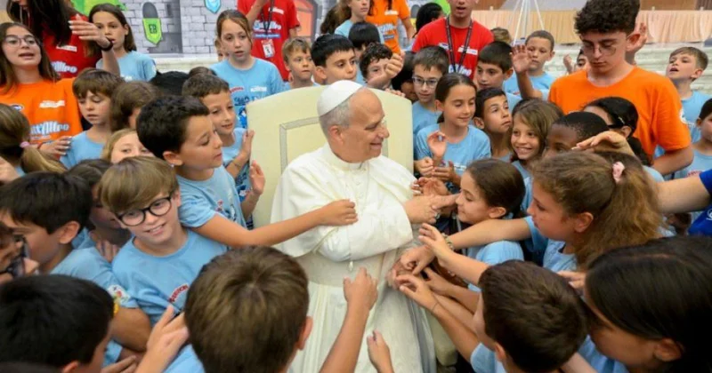 Papa Leo 300 dək ukraynalı uşaqla görüşüb