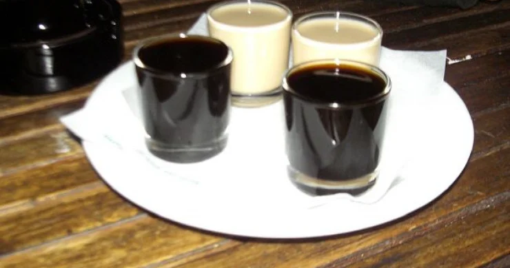 108 yaşlı qadın hər gün yeməkdən əvvəl içdiyi alkoqollu içkini açıqladı