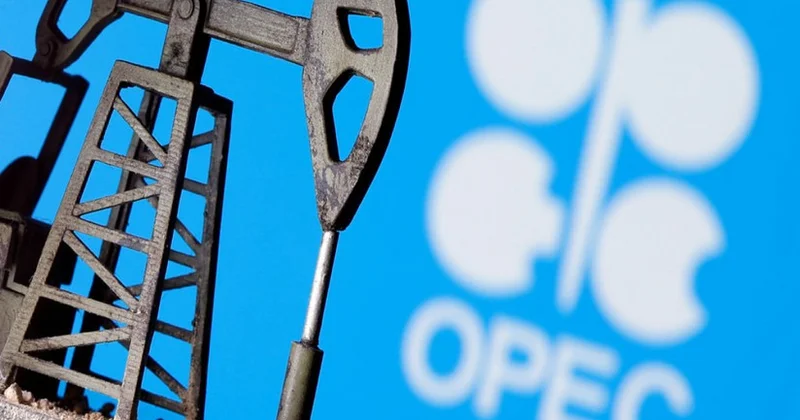 Восемь стран ОПЕК+ обсудят план по добыче нефти на август