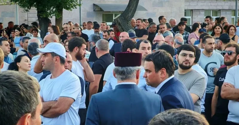 В Ереване началось шествие в поддержку Самвела Карапетяна