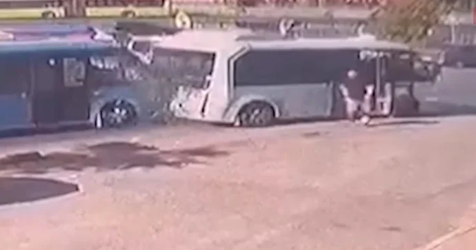 Marşrut avtobuslarının iştirakı ilə baş verən qəzanın GÖRÜNTÜSÜ