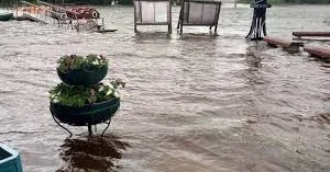 Летнее наводнение впервые за 150 лет: Петербург уходит под воду