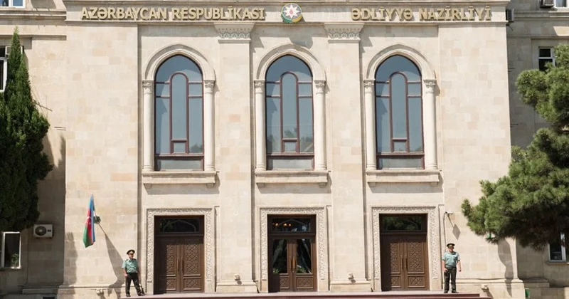 Beynəlxalq axtarışda olan daha bir şəxs Azərbaycana ekstradisiya edilib