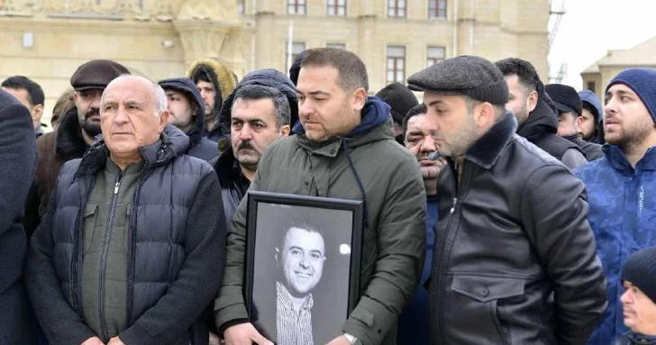 Коллеги и близкие вспомнили актера Азера Бахшалиева в день его рождения