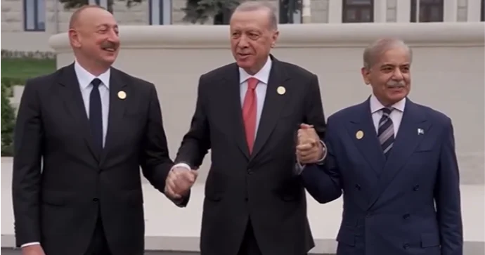 Üç qardaş Xankəndidə xatirə şəkli çəkdirdi VİDEO