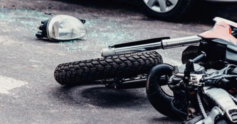 Gəncədə moped qəzaya düşdü Sürücü ağır xəsarət aldı