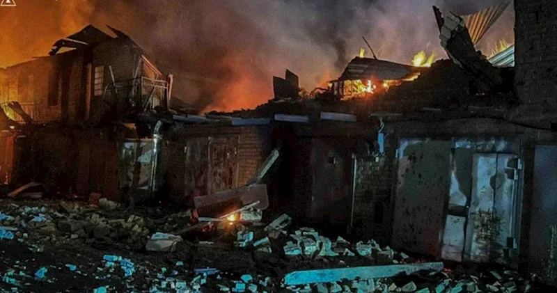 Rusiya gecə Kiyevə “Kinjal”, “İsgəndər” və 500 PUA ilə zərbə endirib