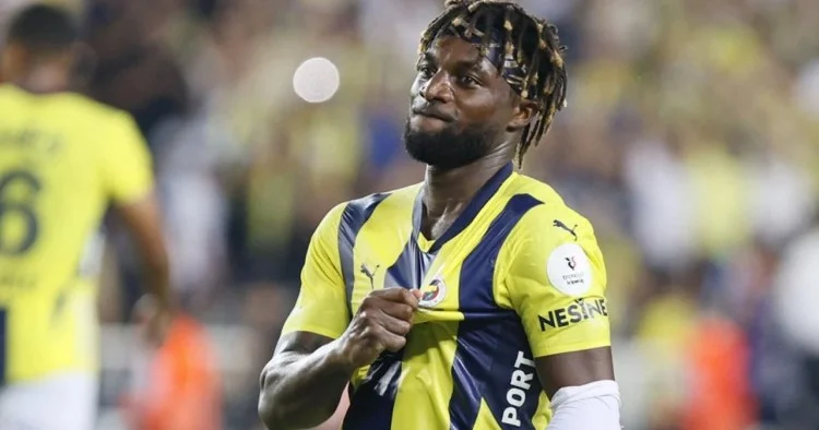 Fənərbaxça dan ayrılan futbolçu: Məni hətta dopinq qəbul etməyə məcbur etməyə çalışdılar