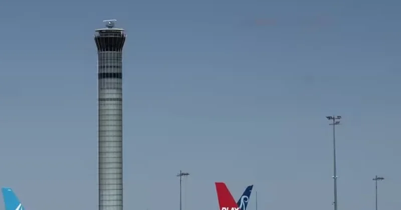 Fransada 933 uçuş ləğv edilib