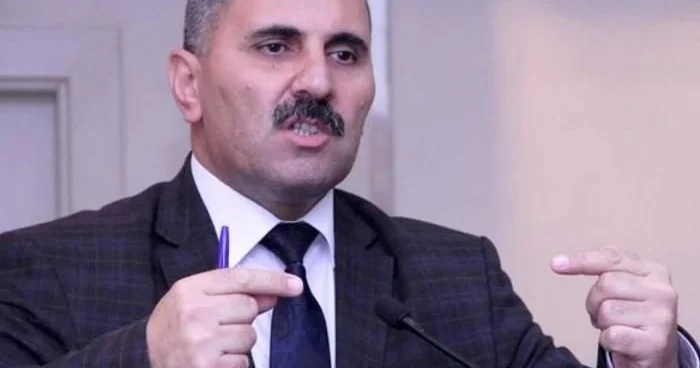 Azər Həsrət: “Azərbaycan “ru” domenində olan konkret saytlara girişi məhdudlaşdırmalıdır”