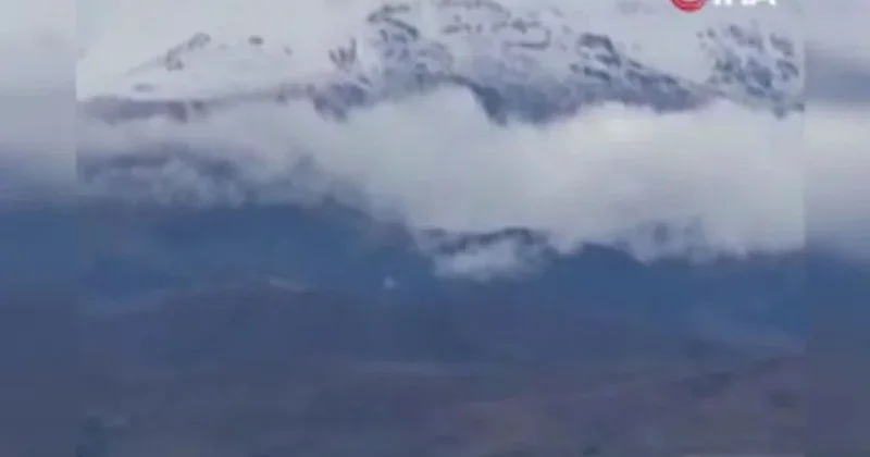 İyulda yağan qar hamını şoka saldı Bu ərazilər ağ örpəyə büründü: FOTO