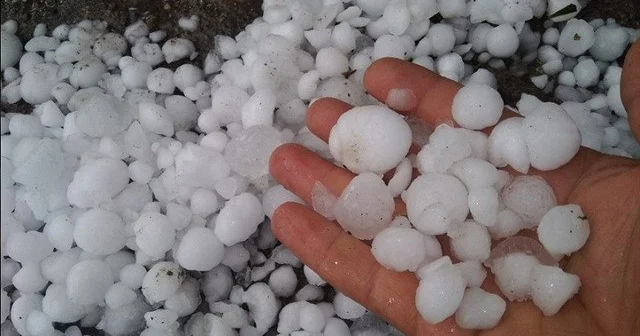 Azərbaycanda yayın ortasında QIŞ HAVASI DOLU DÜŞDÜ