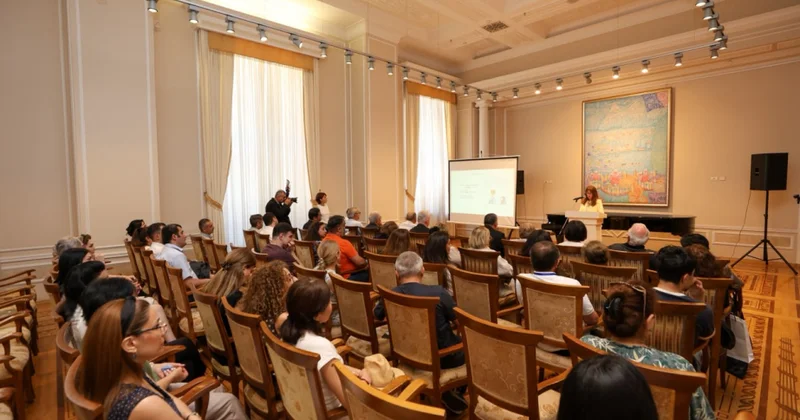 Bakıda Birinci Türkoloji Qurultayın 100 illiyi və Əli bəy Hüseynzadənin irsi elmi seminarda müzakirə olunub