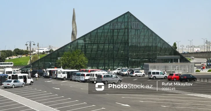 В Баку подорожал проезд в пригородных маршрутных такси