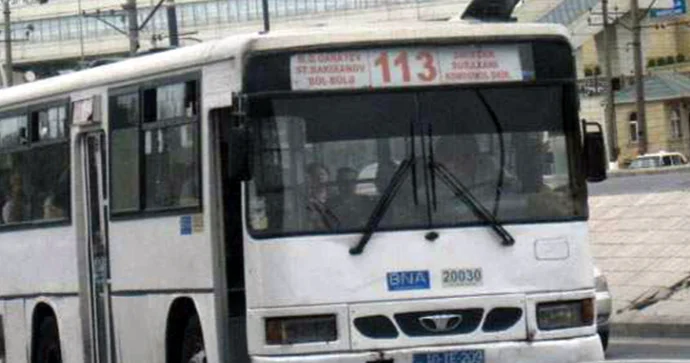 Bakıda avtobus evə çırpıldı 5 sərnişin xəsarət aldı