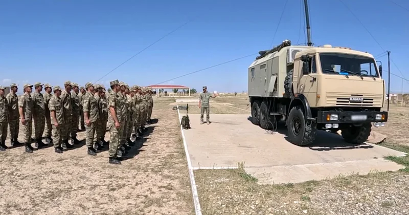 В Азербайджане резервисты выполнили практические стрельбы на учебных сборах