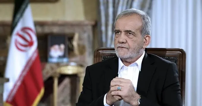 Пезешкиан убедил Хаменеи пойти на перемирие, пригрозив отставкой Minval Politika