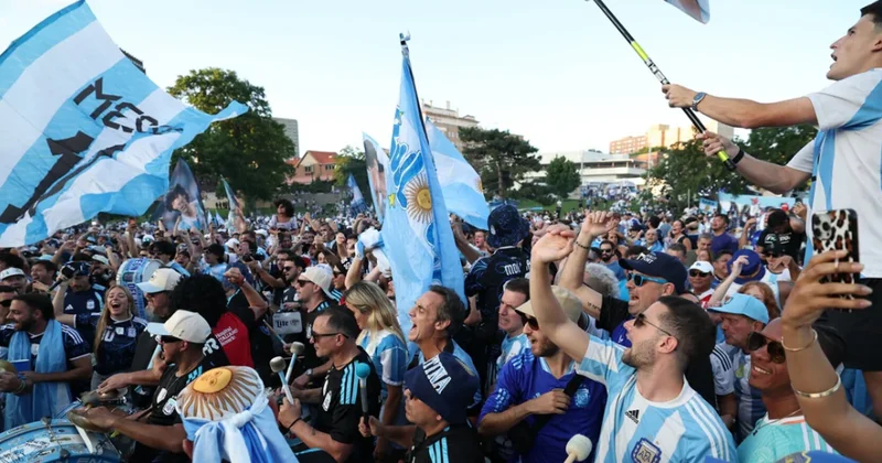 Argentina Kabo Verde matçında azarkeşlər arasında dava düşüb