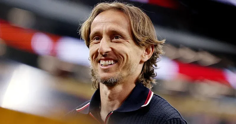 “Milan” 40 yaşlı Modriçə yeni müqavilə təklif etdi