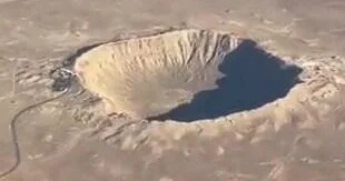 Вот как выглядит кратер от падения метеорита спустя 50 тысяч лет ВИДЕО