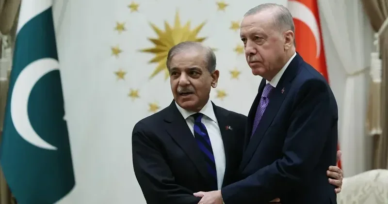 Pakistanın Baş naziri Ankaradan ÇAĞIRIŞ ETDİ