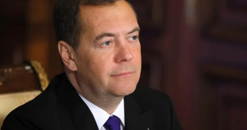 Medvedev sanksiyalardan danışdı