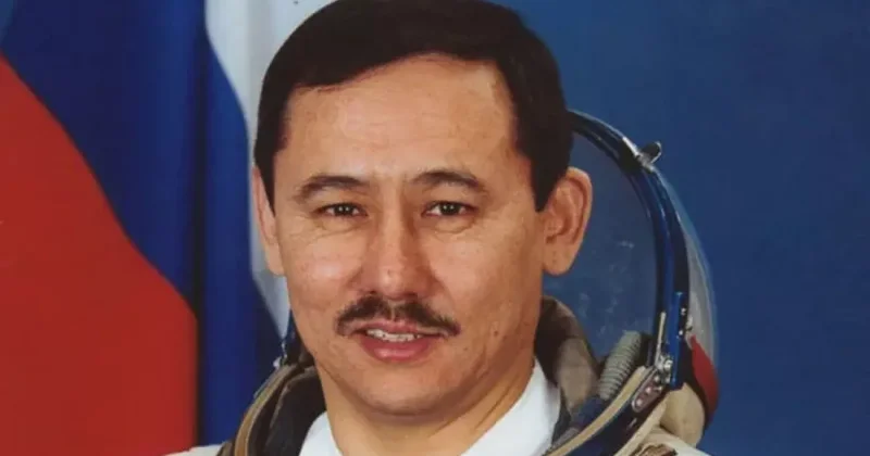 В Казахстане умер летчик космонавт