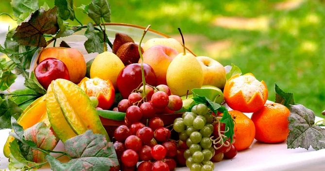 Bu meyvələrin çəyirdəkləri zəhərlənməyə səbəb ola bilər