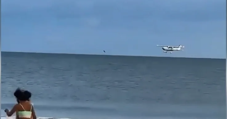 Падение самолета в океан сняли на ВИДЕО