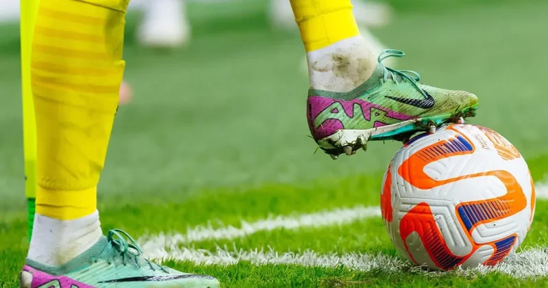 Futbolçular oğurluq etdilər, komandadan qovuldular