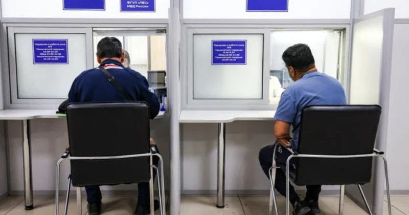 Rusiyada əcnəbilərin vətəndaşlıq alması və ölkədə yaşaması qaydaları sərtləşdirilib