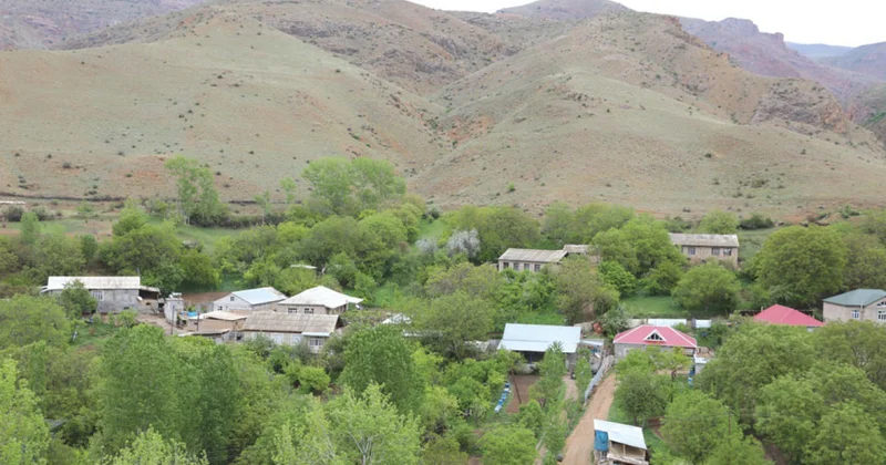 Evin həyətində qadın meyiti aşkar edildi