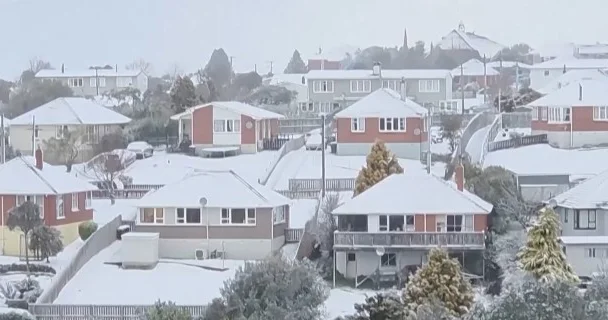 Dünyanın bir tərəfi yanır, digər tərəfi qar altında qalıb