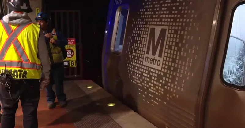 Nyu York metrosunda yanğın: 12 nəfər tüstüdən zəhərləndi