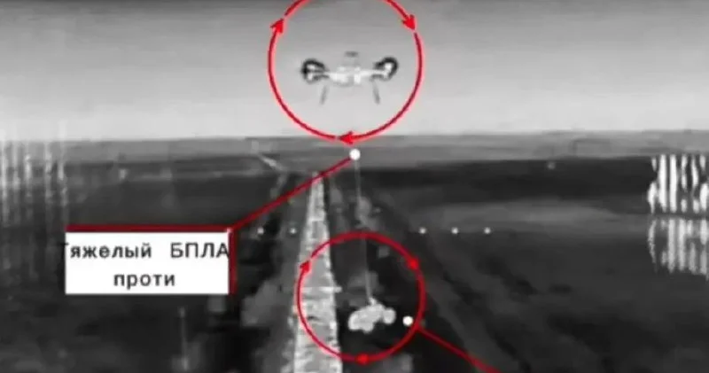 Ukrayna ilk dəfə döyüşdə dronlarla daşınan robotlardan istifadə etdi