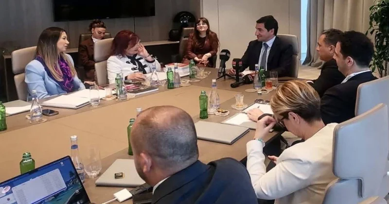 Hikmət Hacıyev 3 saat ərzində Türkiyədən gələn qonaqların suallarını CAVABLANDIRDI FOTO