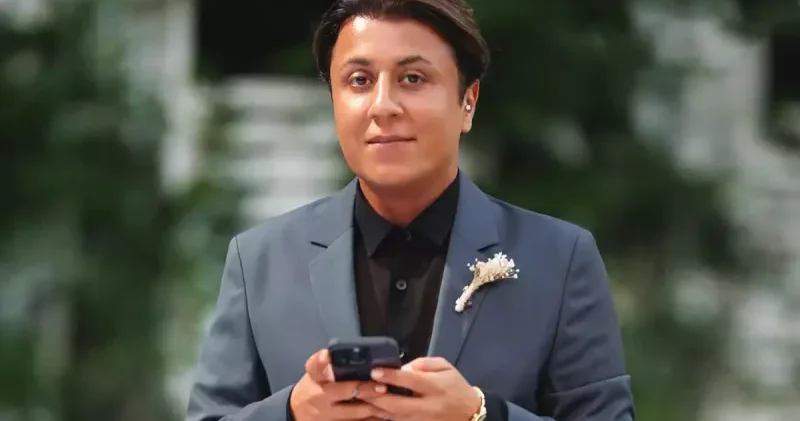 Tanınmış stilistin ÜZÜ YANDI