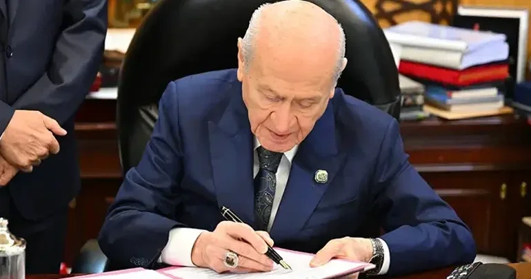 Baxçalı Çərçivə qanun təklifini imzaladı