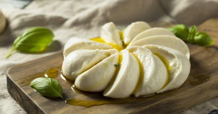 Mozzarellanı daha dadlı etmək üçün sadə üsul