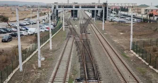 Dəmir yolu ətrafında yaşayanların NƏZƏRİNƏ!