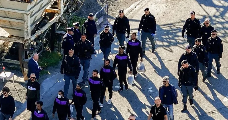 Qanunsuz miqrantlarla bağlı üç əsas ssenari var Deputat