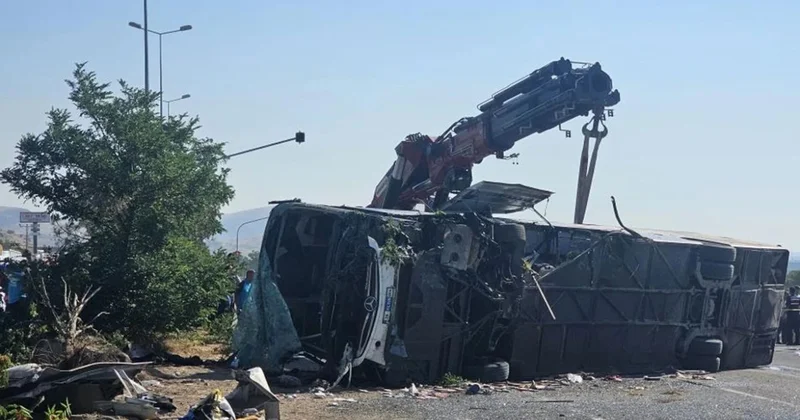 Türkiyədə AVTOBUS AŞDI: Coxlu sayda xəsarət alan var FOTO
