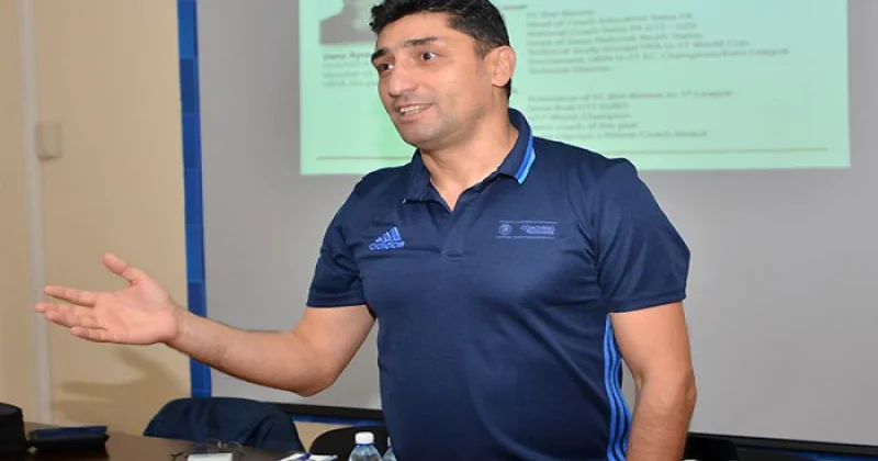 Kağız üzərində favorit Qarabağ dır Aslan Kərimov