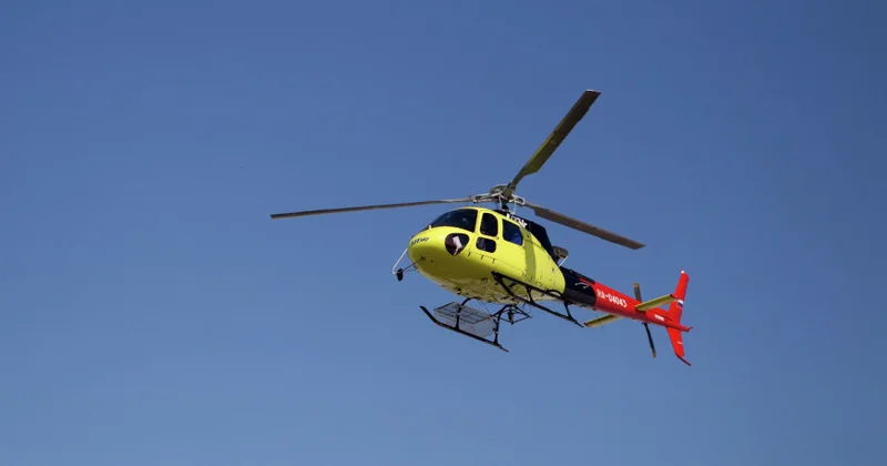Tıxacdan bezən kişi helikopterlə mağazaya uçdu