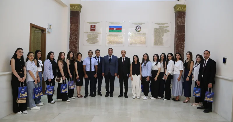 Ombudsman Aparatında yüksək bal toplayan abituriyent və ictimai fəal gənclərlə görüş keçirilib