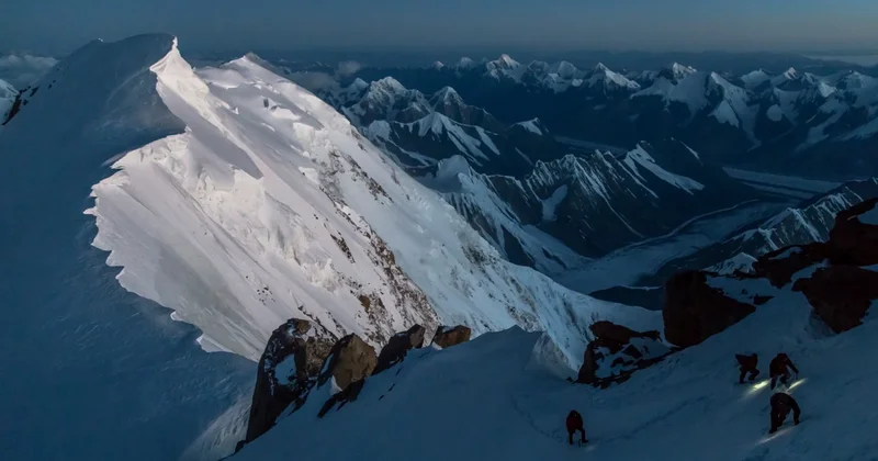Rusiyalı alpinist qadın planetdəki qatil dağlar ın adlarını açıqladı