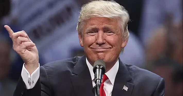 Божественная миссия Трампа: президент просит 15 долларов, чтобы попасть в рай
