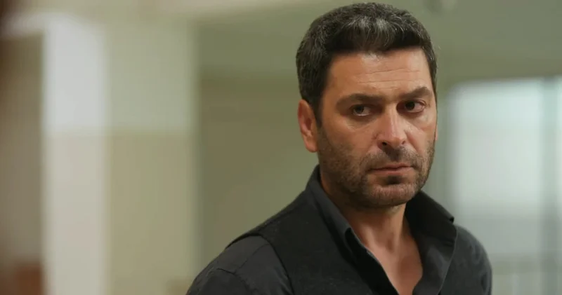 Ozan Akbaba 2025 ci ilin ƏN REYTİNQLİ aktyoru oldu