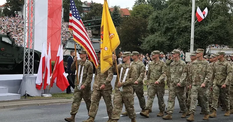 Польша готова разместить у себя больше военных США